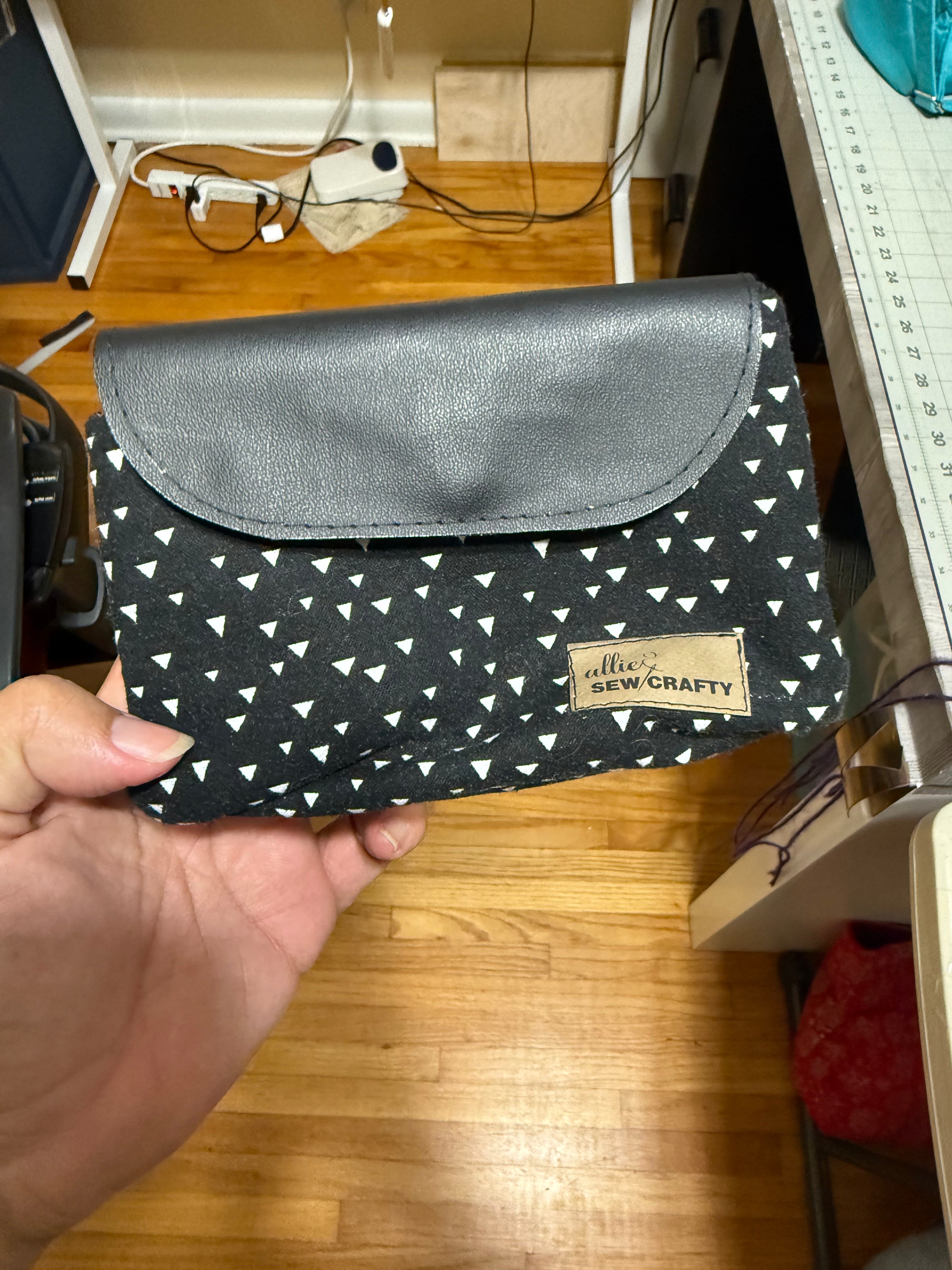 SM dual black triangles – Allie Sew Crafty